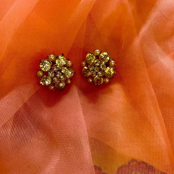 FASHION RHINESTONE CLIP ON EARRINGS - Picture 2 of 5